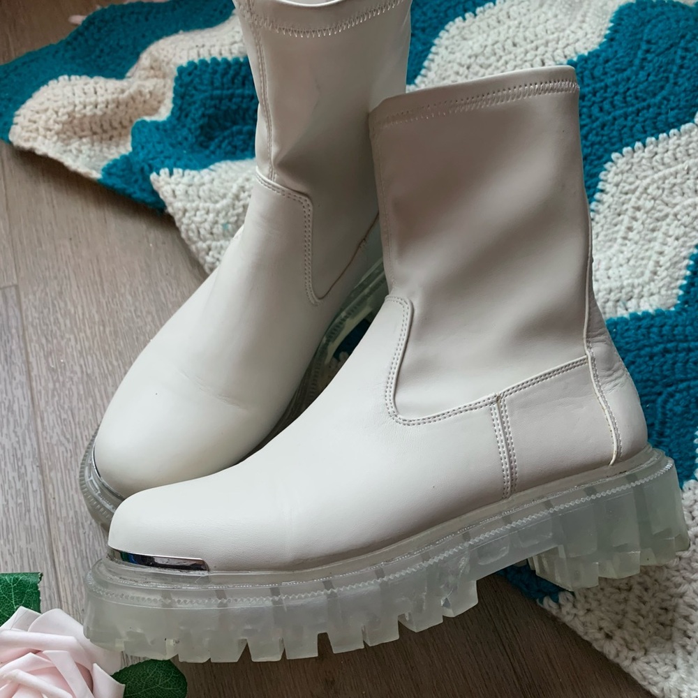 Aldo Crème Clear Bottom Zippered Ankle Boots